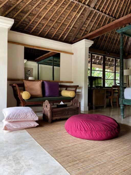 Beautiful Bali Culture At Centre Villa *