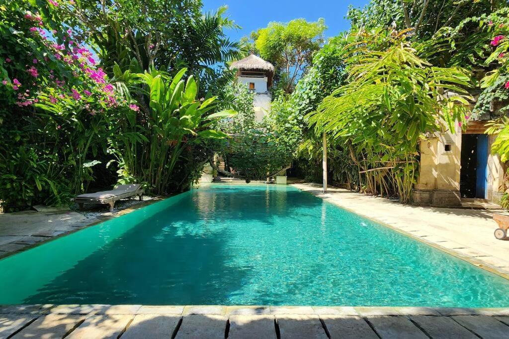 Beautiful Bali Culture At Centre * Sanur (Bali)